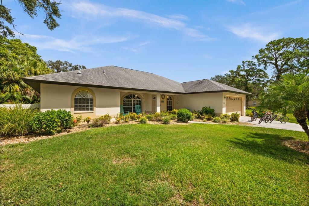 Sunny Oasis Getaway -Heated Pool-Mini Golf-Near Beach Nokomis Exterior photo