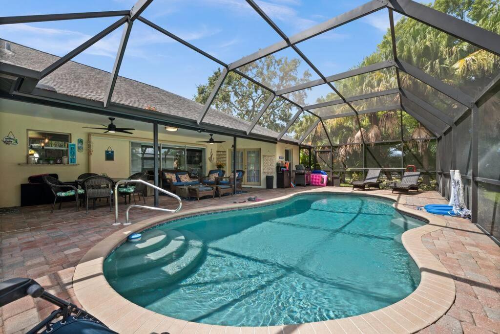 Sunny Oasis Getaway -Heated Pool-Mini Golf-Near Beach Nokomis Exterior photo