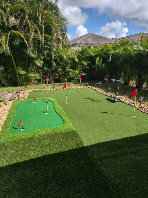 Sunny Oasis Getaway -Heated Pool-Mini Golf-Near Beach Nokomis Exterior photo