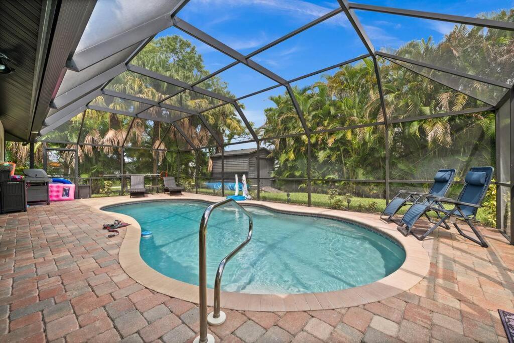 Sunny Oasis Getaway -Heated Pool-Mini Golf-Near Beach Nokomis Exterior photo