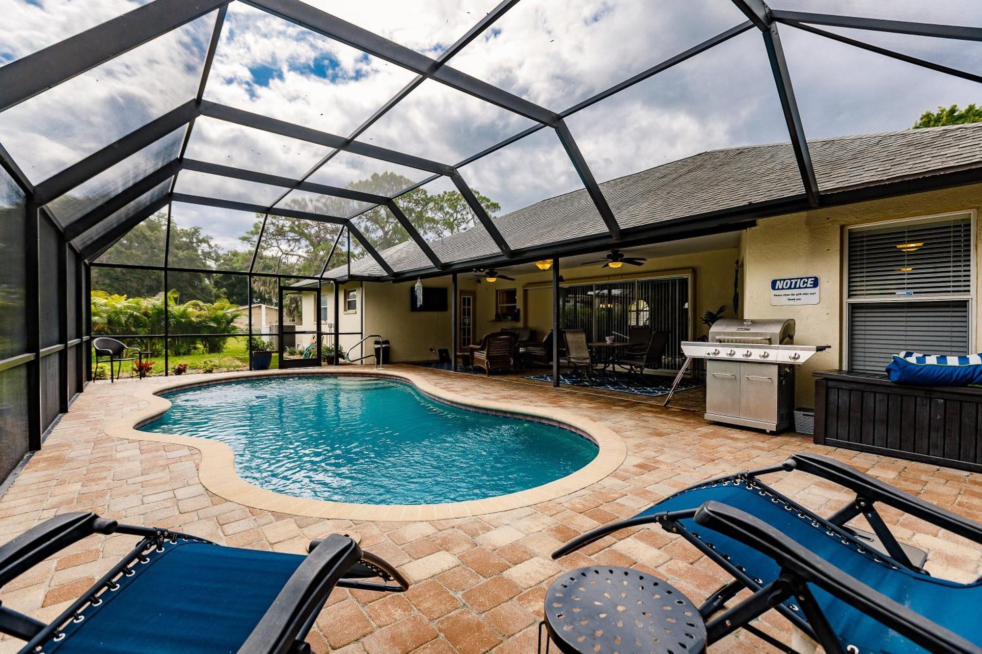 Sunny Oasis Getaway -Heated Pool-Mini Golf-Near Beach Nokomis Exterior photo