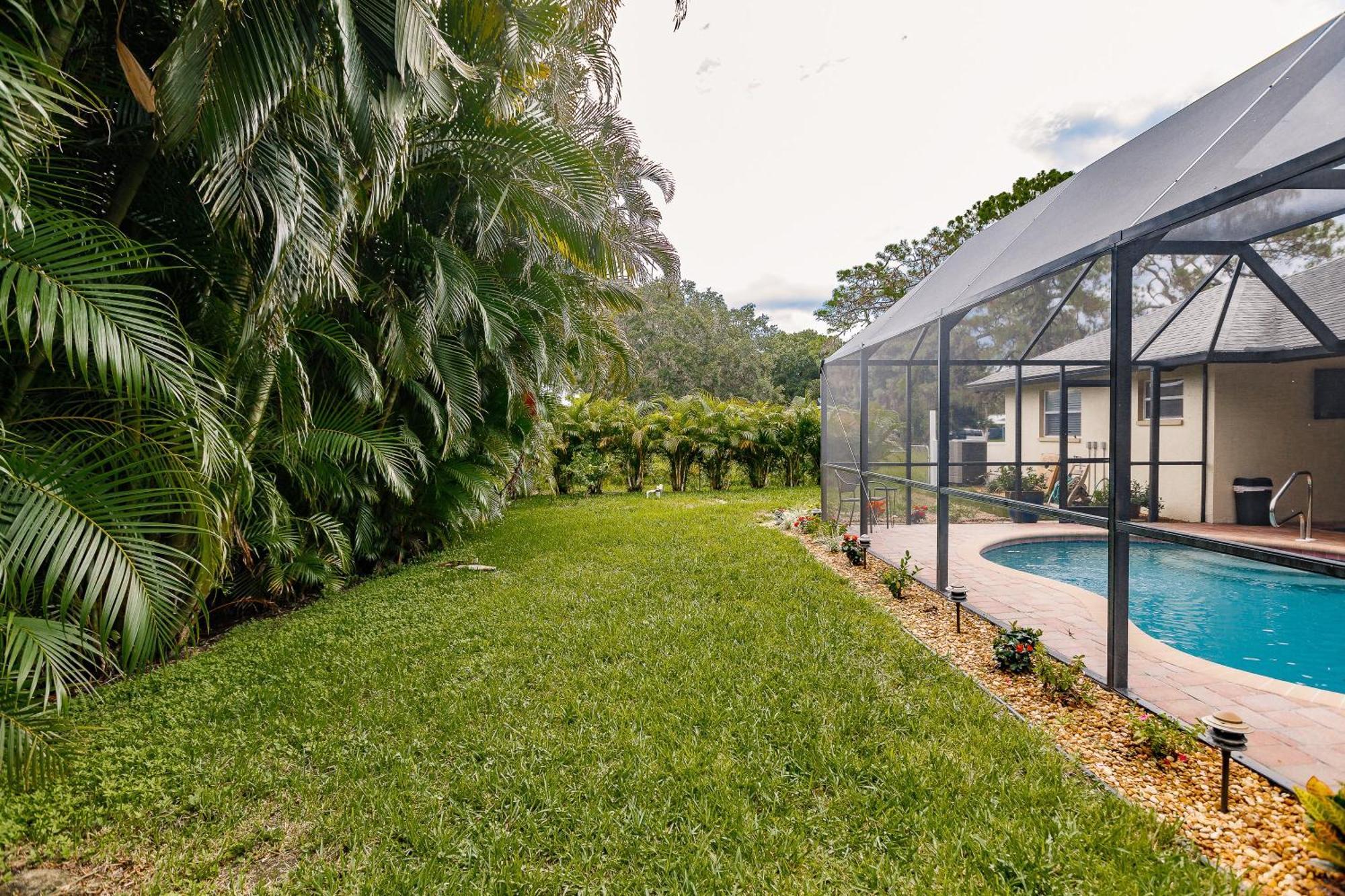 Sunny Oasis Getaway -Heated Pool-Mini Golf-Near Beach Nokomis Exterior photo