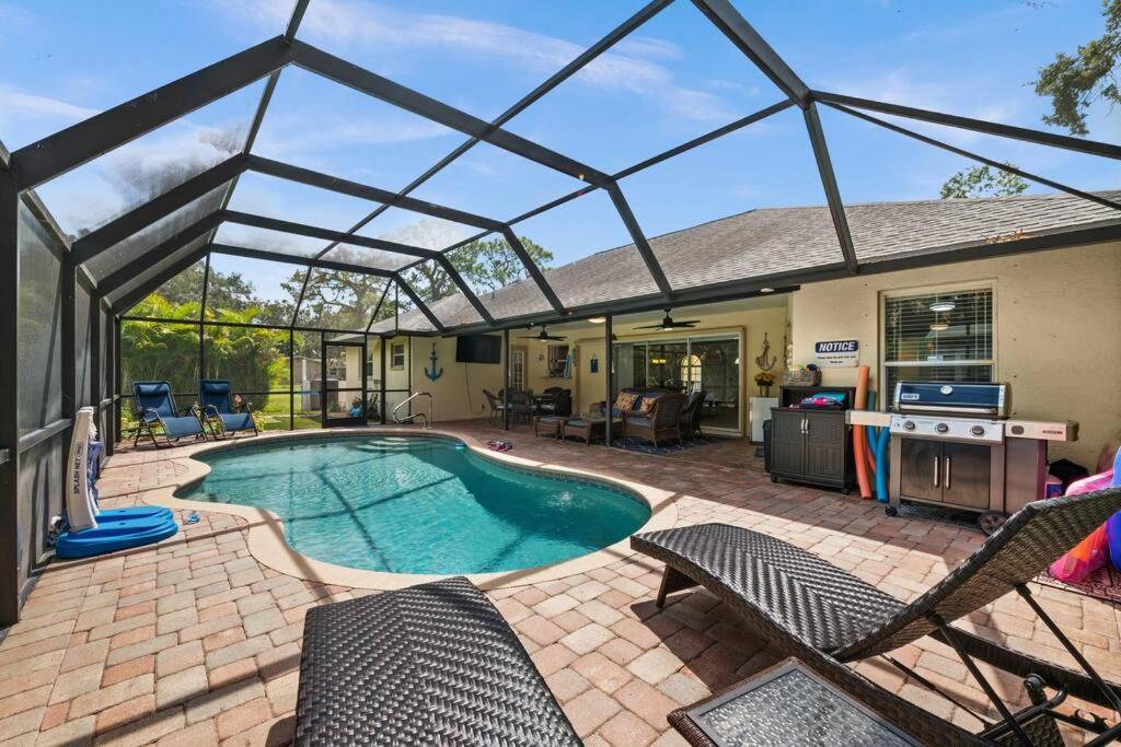 Sunny Oasis Getaway -Heated Pool-Mini Golf-Near Beach Nokomis Exterior photo
