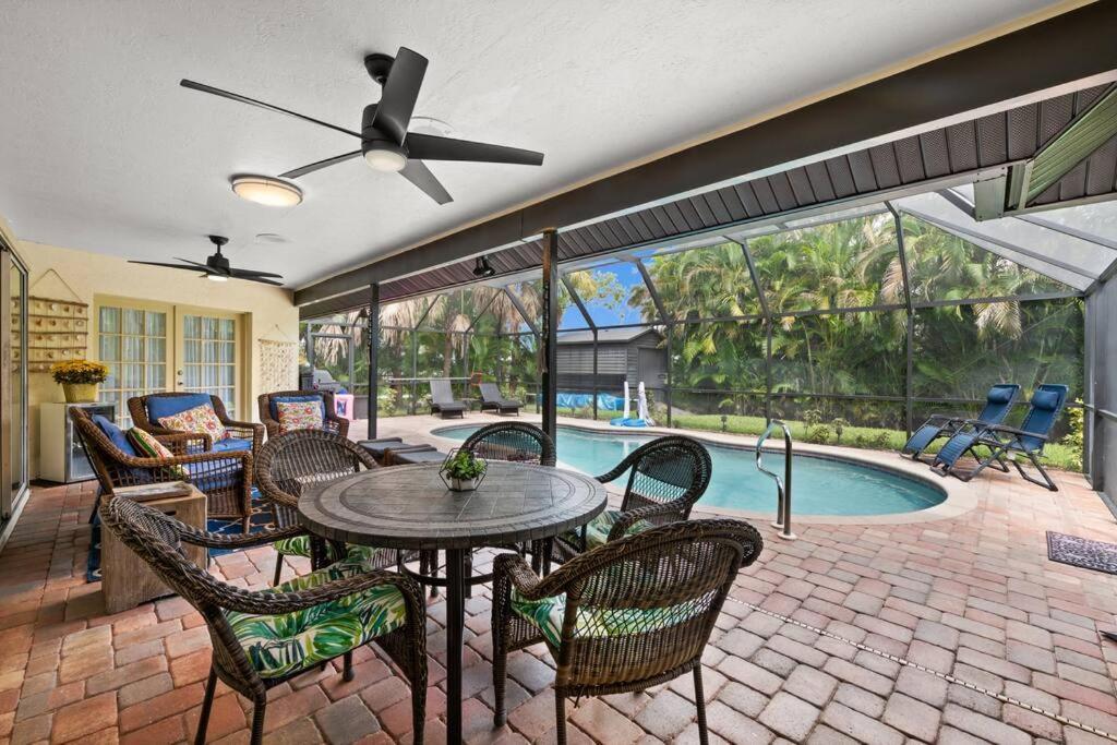 Sunny Oasis Getaway -Heated Pool-Mini Golf-Near Beach Nokomis Exterior photo